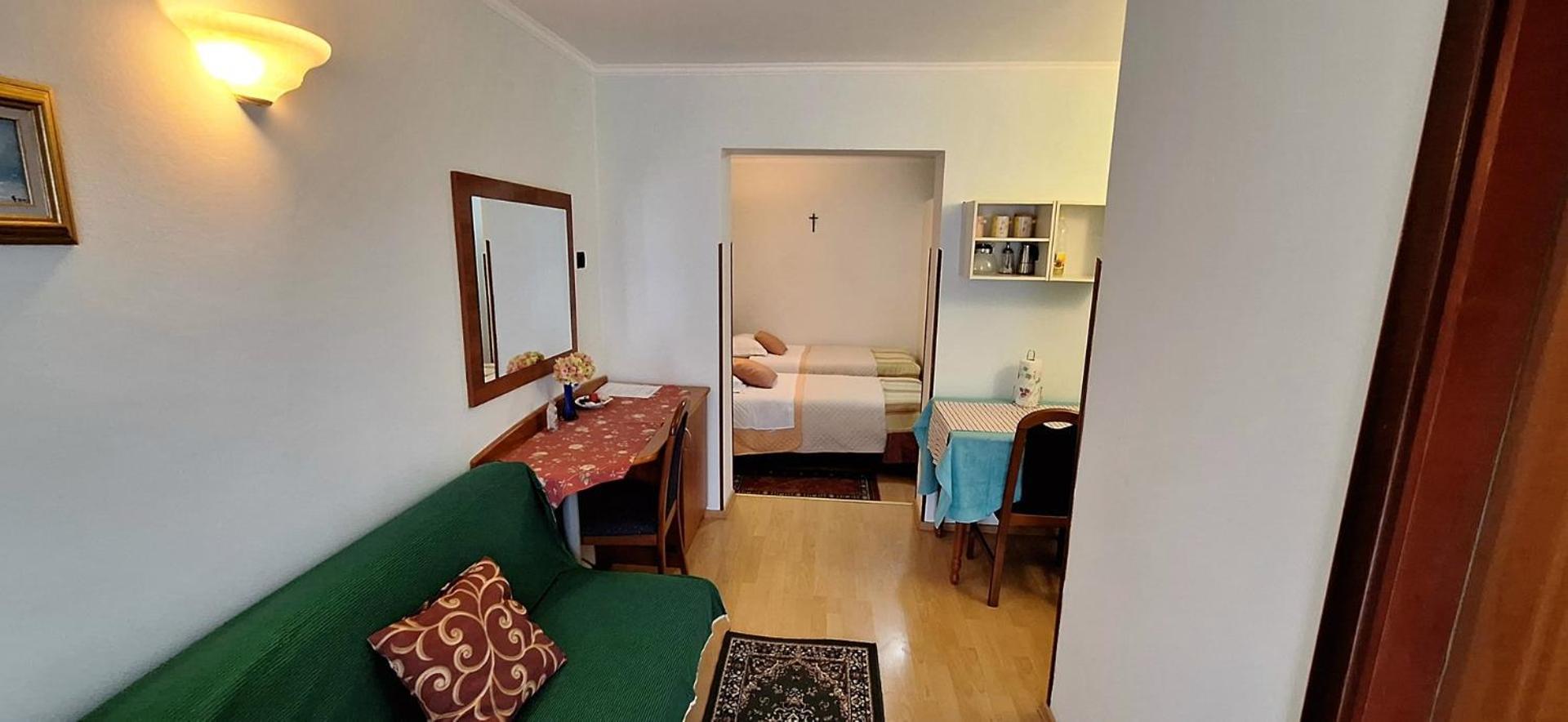 Apartments And Rooms Laura พาซิน ภายนอก รูปภาพ