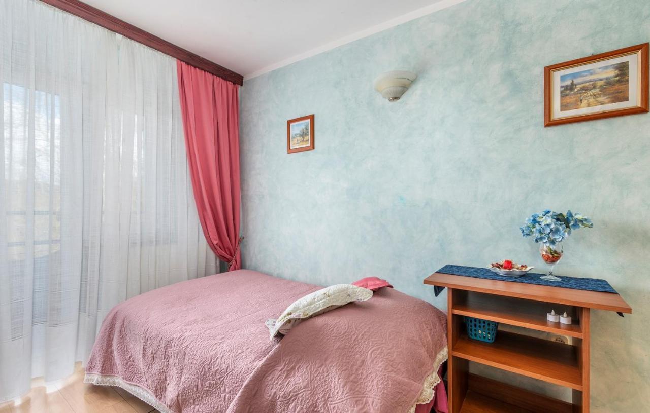 Apartments And Rooms Laura พาซิน ภายนอก รูปภาพ