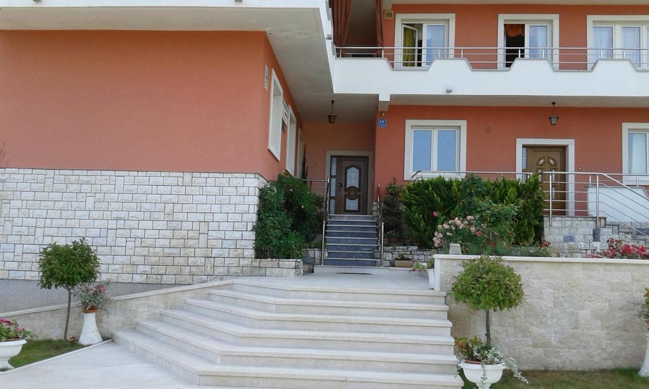 Apartments And Rooms Laura พาซิน ภายนอก รูปภาพ